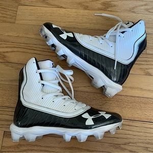 💫KIDS💫 Under Armour football cleats size 4.5